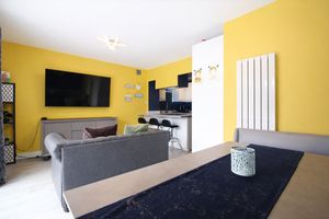 Family Room- click for photo gallery